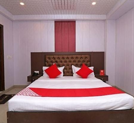 Airport Hotel Runway Нью-Дели Экстерьер фото