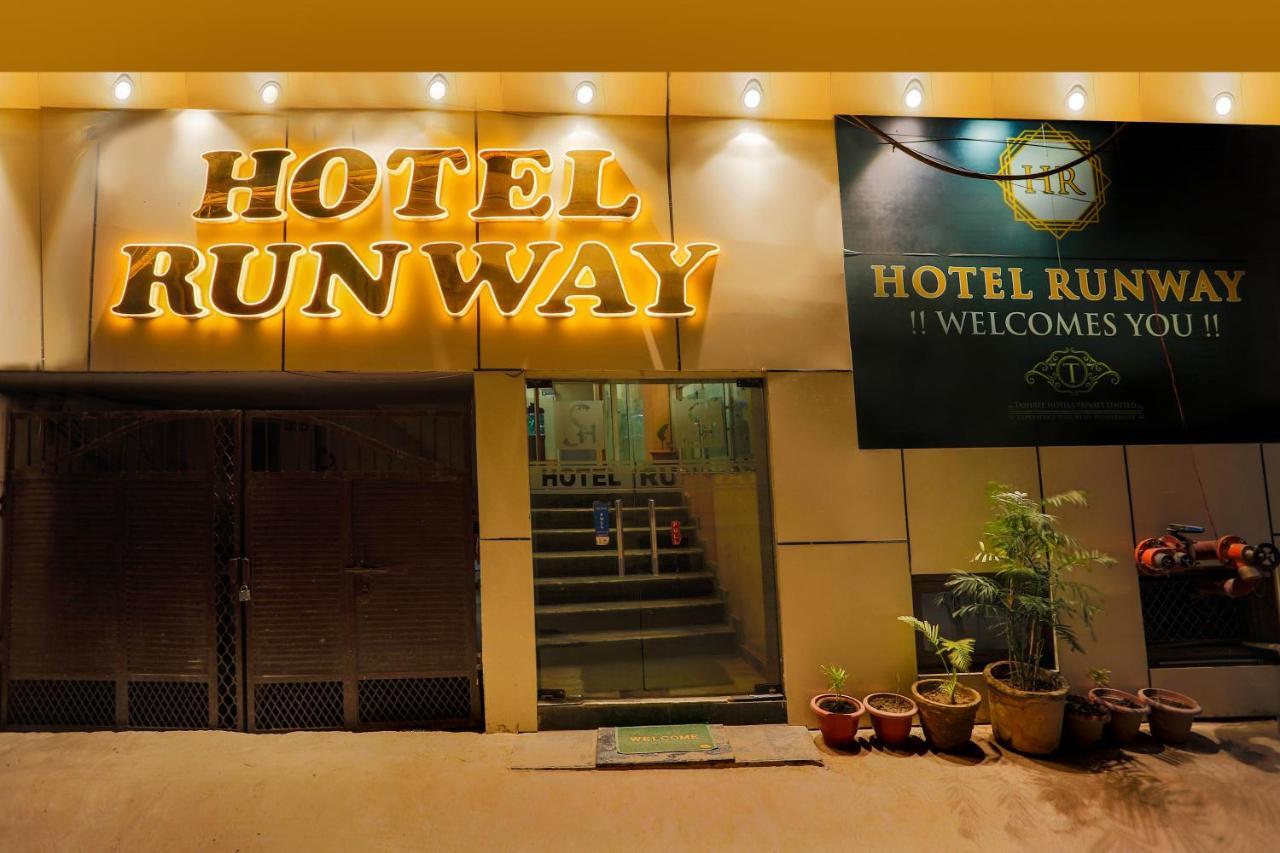 Airport Hotel Runway Нью-Дели Экстерьер фото